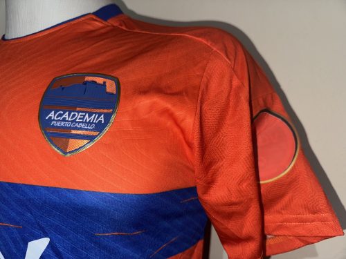 Camisa do Puerto Cabello/VEN Oficial I Givova 2025 #43 Padron Usada em Jogo vs. Vasco M - Imagem 4